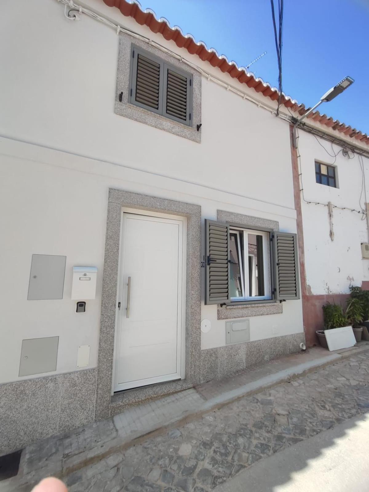 2 Floors Near Carvoeiro&slidesplash Holiday home